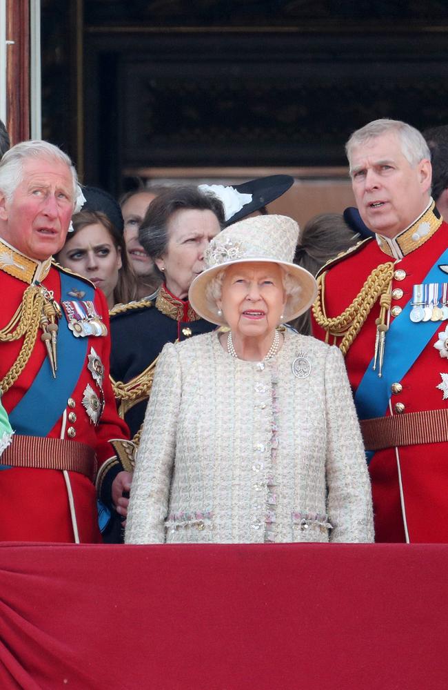 Queen Elizabeth II recycles outfit like Kate Middleton; repeats pink  Stewart Parvin coat dress