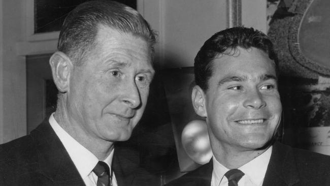 Barassi with Norm Smith in 1960.