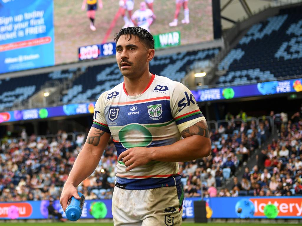 Shaun Johnson comes from the field on Sunday with a pec injury. Picture: NRL Imagery