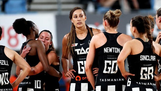 SYDNEY, AUSTRALIA - JUNE 19: Magpies players react at full time during the Super Netball Semi Final match between GWS Giants and Collingwood Magpies at Ken Rosewall Arena, on June 19, 2022, in Sydney, Australia. (Photo by Brendon Thorne/Getty Images)