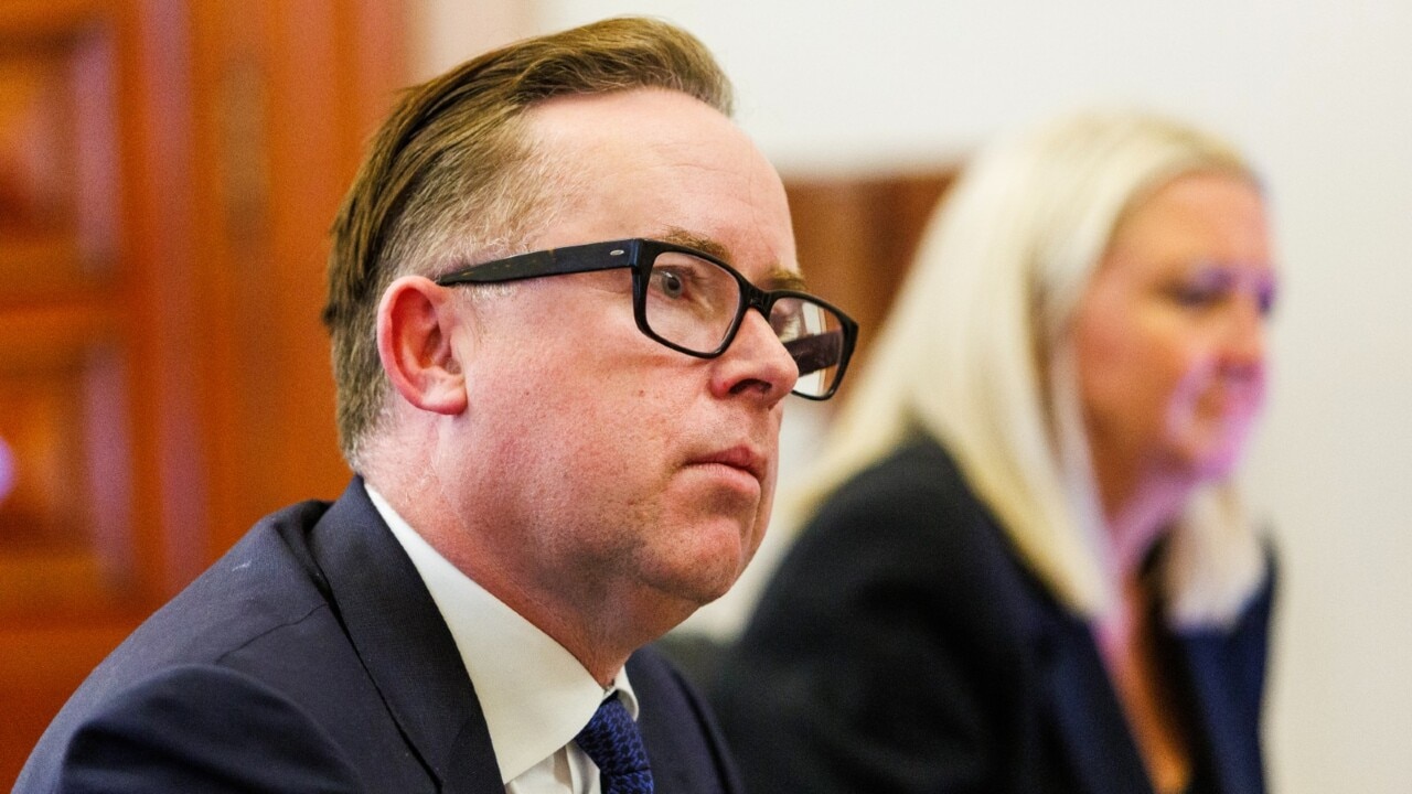 Alan Joyce did his 'very best' to avoid answering Senators' questions in cost of living inquiry