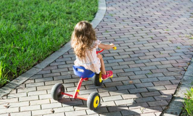 Three preschool kids escape from childcare centre on trikes