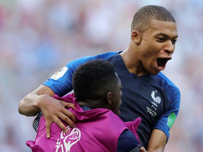 World Cup 18 France V Argentina Kylan Mbappe Brace Angel Di Maria Goal Benjamin Pavard Goal