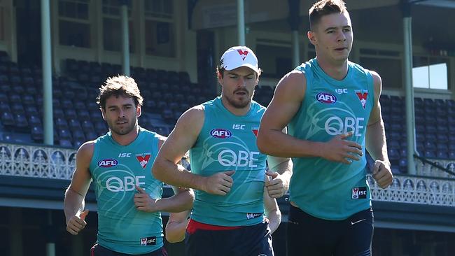 Ben Ronke (right) has the benefit of playing a full year in the NEAFL last season.