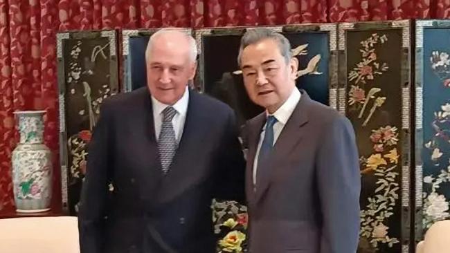 Former PM Paul Keating with Chinese Foreign Minister Wang Yi. at the Chinese-Consulate in Sydney. Picture: Chinese Ministry of Foreign Affairs.