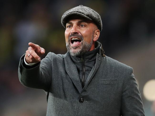 SYDNEY, AUSTRALIA - OCTOBER 12: Wanderers Coach, Markus Babbel gestures during the round one A-League match between the Western Sydney Wanderers and the Central Coast Mariners at Bankwest Stadium on October 12, 2019 in Sydney, Australia. (Photo by Brendon Thorne/Getty Images)