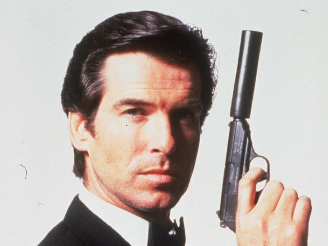 04/12/1995 PIRATE: 1995 : Actor Pierce Brosnan as James Bond in the 1995 film "Goldeneye".Brosnan/Actor P/