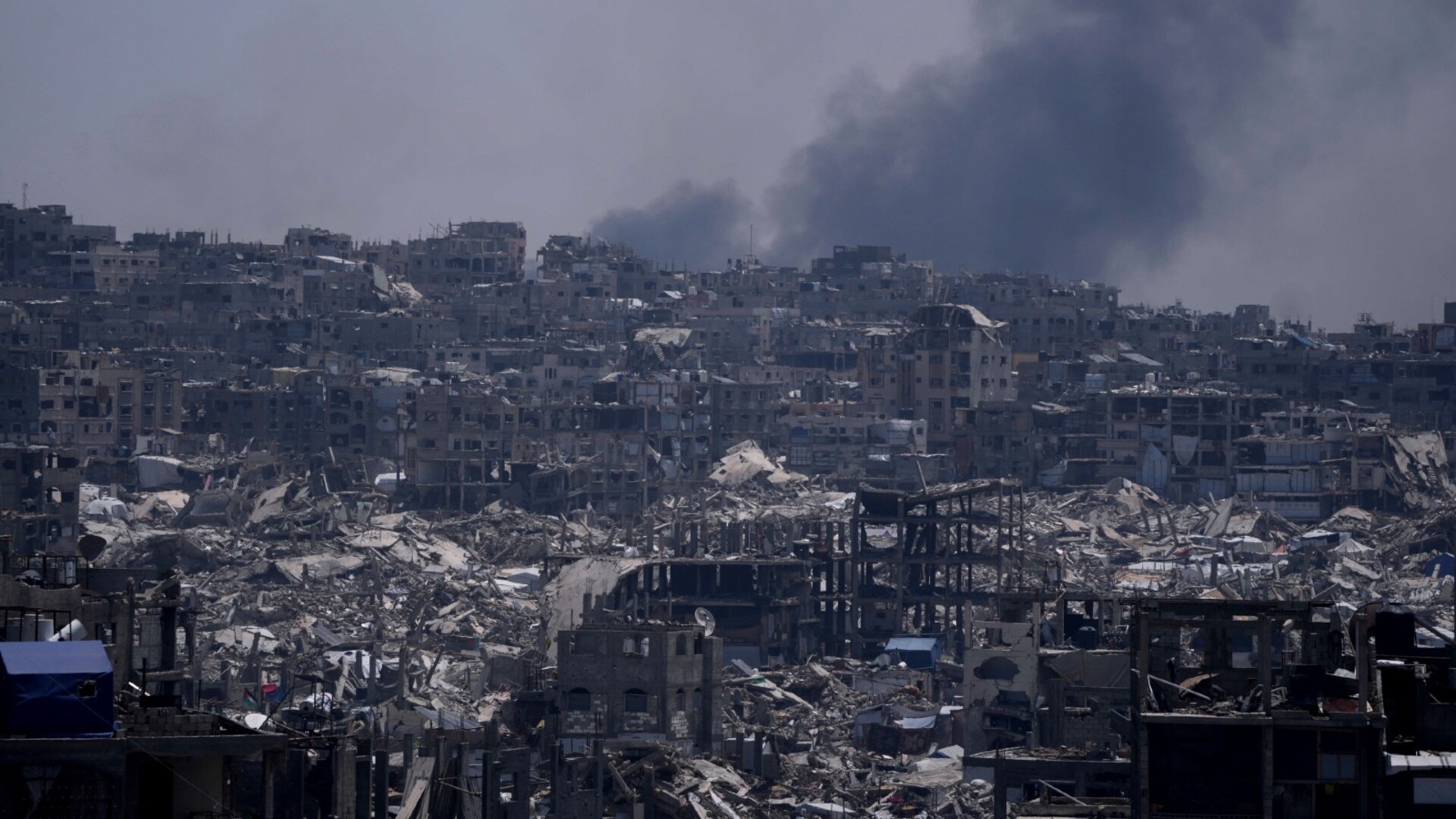Israel and Hamas participate in a fresh round of peace talks in Qatar amid rising tensions
