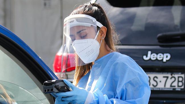 SYDNEY, AUSTRALIA - NewsWire Photos, JANUARY 24 2022: Health Professionals are seen working at the Haberfield Covid testing site in the inner West in Sydney. Picture: NCA NewsWire /Gaye Gerard