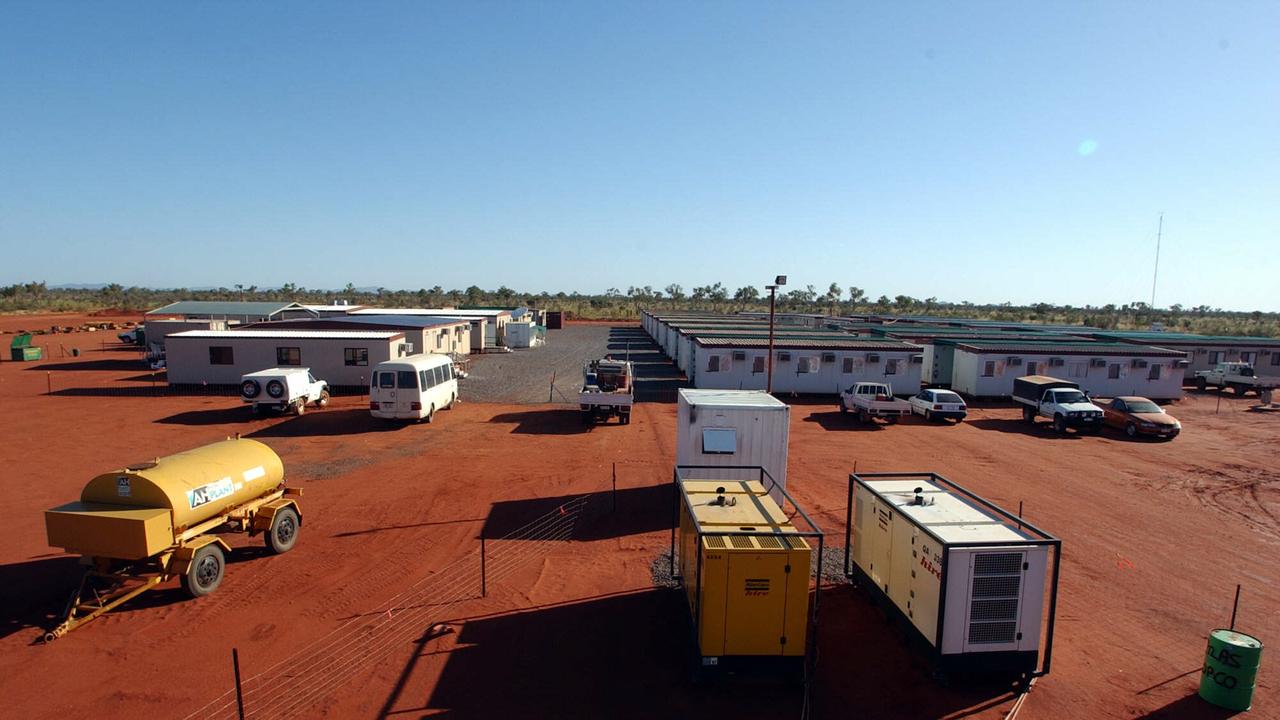 A roadside work camp pictured beside the Sandover Highway.