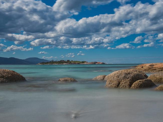 MERCURY TASMANIA, WEATHER, READER PIC. Diamond Island from Redbill Beach, Bicheno BY RON RAINBOW