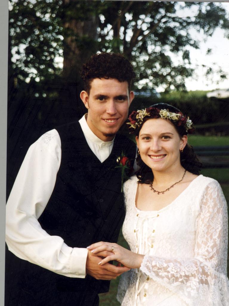 Luke Croxon and Katie Middleton were married on January 30, 2000.