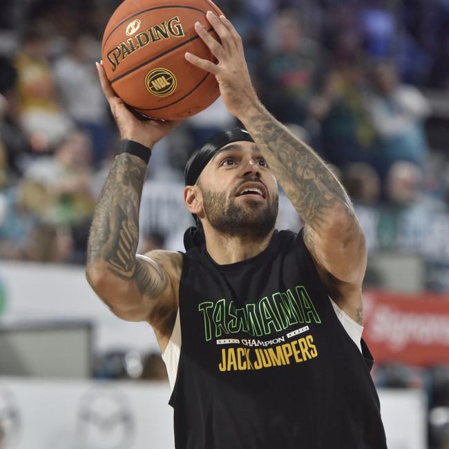 HOBART, AUSTRALIA - FEBRUARY 08: Jordon Crawford of the Jackjumpers warms up ahead of the round 20 NBL match between Tasmania Jackjumpers and Cairns Taipans at MyState Bank Arena, on February 08, 2025, in Hobart, Australia. (Photo by Simon Sturzaker/Getty Images)