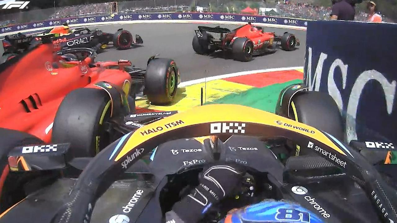 Oscar Piastri's race was over in seconds after Carlos Sainz bumped into him. Photo: Twitter.
