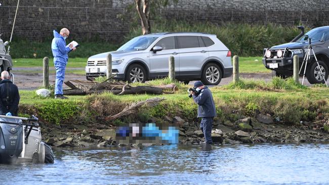 A woman's body has been found in the Maribyrnong River at Flemington. Picture: NewsWire / Tony Gough