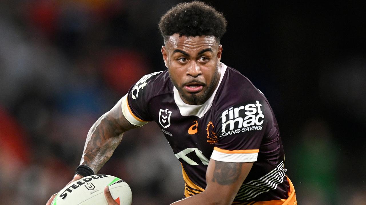 Troubled Broncos star checks into rehab