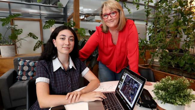 Ellie Singe, 17, and her mother, Michelle Gallagher. Picture: David Geraghty