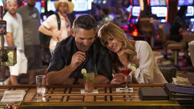 Eric Bana and Connie Britton in Dirty John.