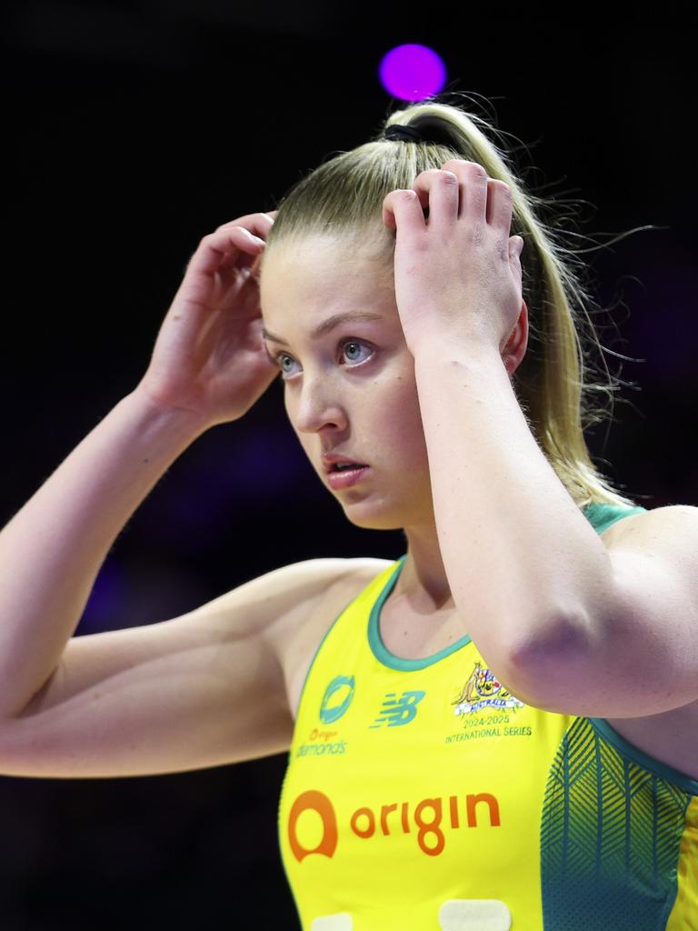 Sophie Dwyer came on for the Diamonds in the second half. (Photo by Hagen Hopkins/Getty Images)