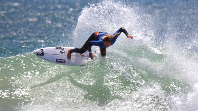 Tweed's Alyssa Lock on her way to a win in the World Surf League QS 1000 Cape Naturaliste Pro. Photo: WSL