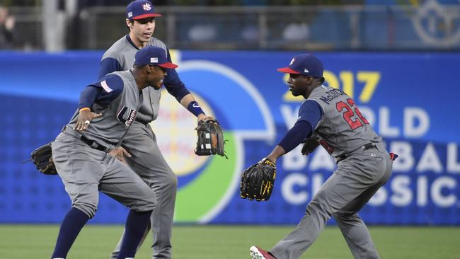 Adam Jones catch in The World Baseball Classic vs Dominican Republic 