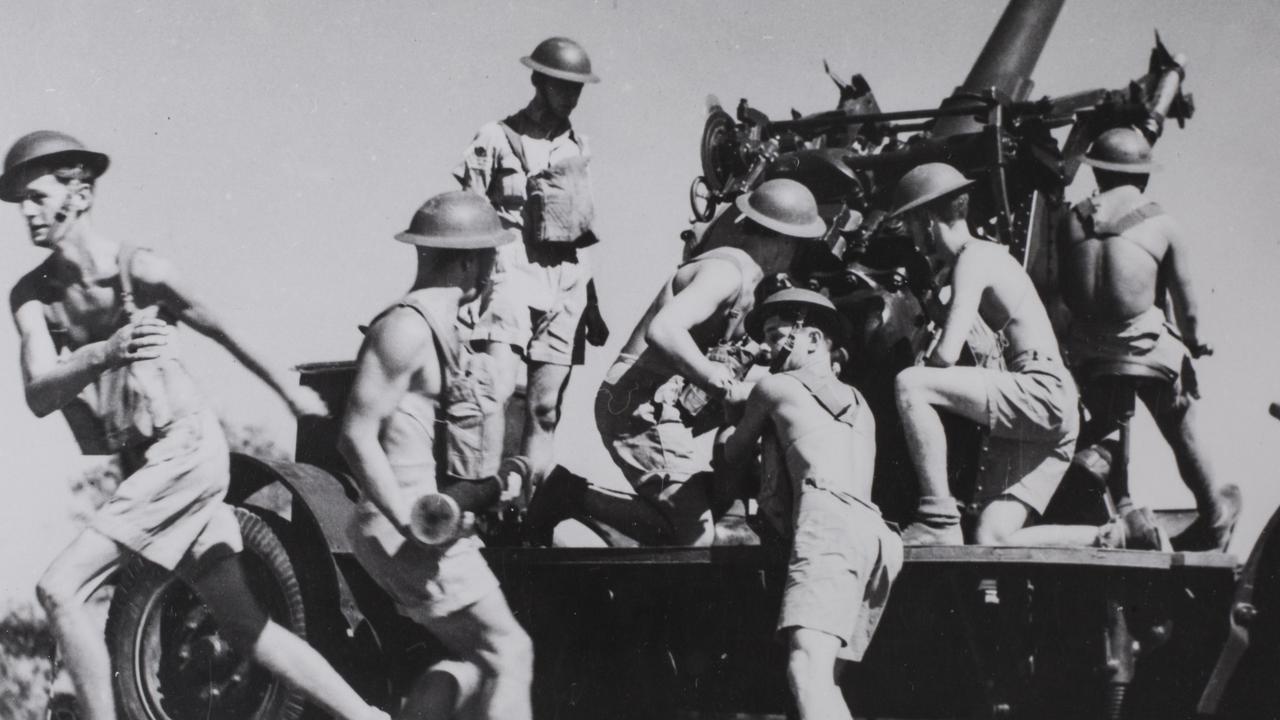 Bombing of Darwin: Soldiers defending Darwin, 1942.