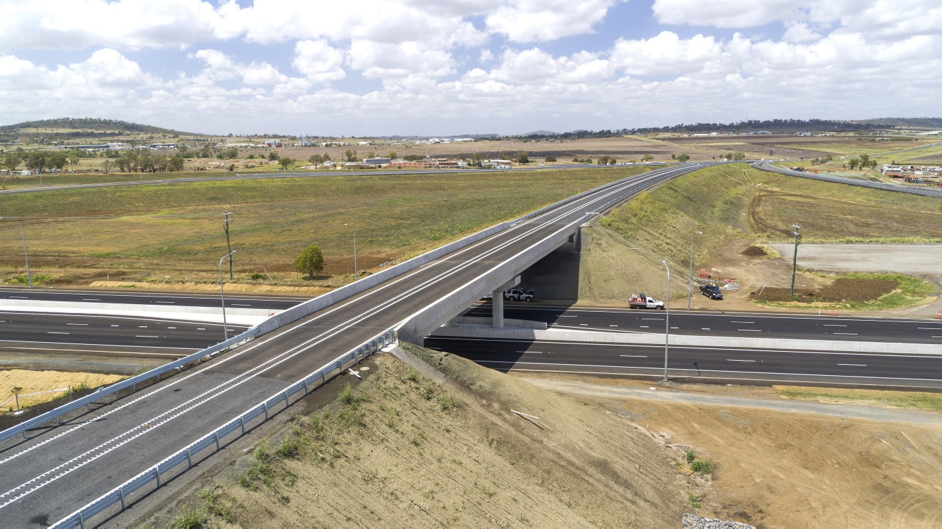 Warrego Hwy western interchange overpass of the Toowoomba Second Range Crossing.