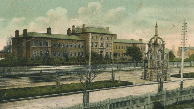 Victoria Barracks, with South African Memorial, Melbourne, 1905.