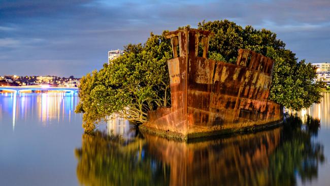 Shipwrecks in Sydney Harbour: Photos of SS Ayrfield at Homebush Bay ...