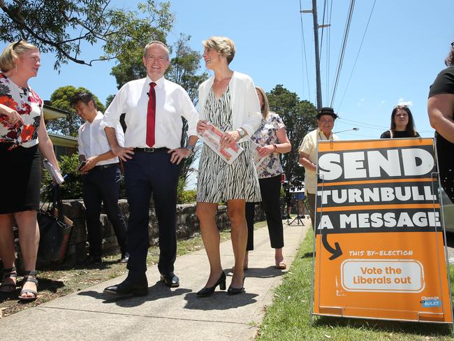 Ms Keneally and Mr Shorten get the ALP message across at Ryde. Picture: Richard Dobson