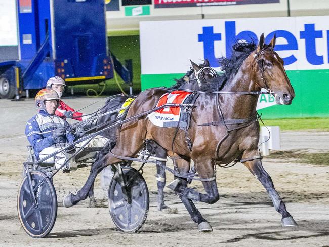 Race 4: Tabcorp Park, Saturday 8-4-2023 IRT Australia Shakamaker Classic Winner: Bay Of Biscay (1) Trainer: Emma Stewart; Driver: James Herbertson Race Distance: 1,720 metres, Mile Rate: 1.56.5 photography: Stuart McCormick