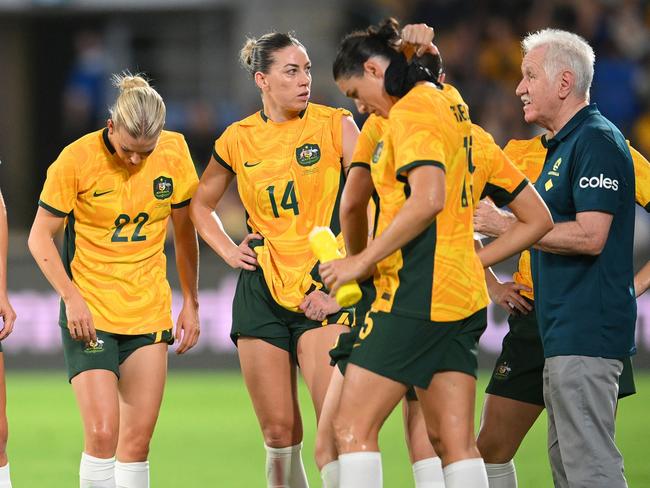 GOLD COAST, AUSTRALIA - DECEMBER 01: Tom Sermanni, Interim Head Coach of Australia talks to his players during the International Friendly match between the Matildas and Brazil at Cbus Super Stadium on December 01, 2024 in Gold Coast, Australia. (Photo by Matt Roberts/Getty Images)