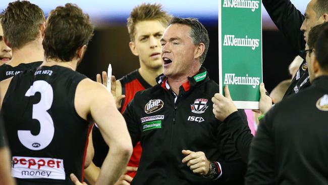 Alan Richardson talks to his players during the win over Western Bulldogs.