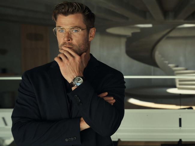 Chris Hemsworth plays a dodgy doctor in Spiderhead. Picture: Supplied/Netflix