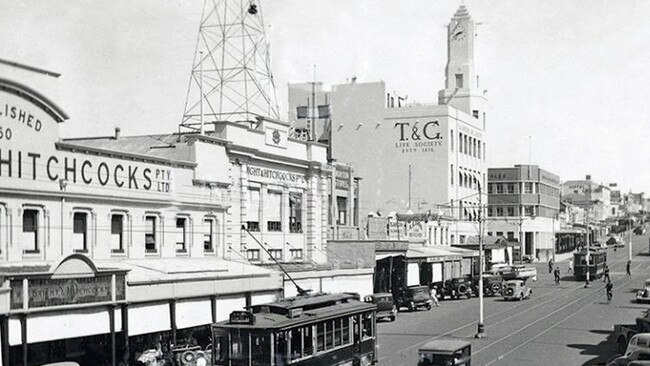 The T &amp; G Building dominates Moorabool St soon after it was built in the mid-1930s.