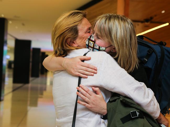 International commercial flights return to Darwin