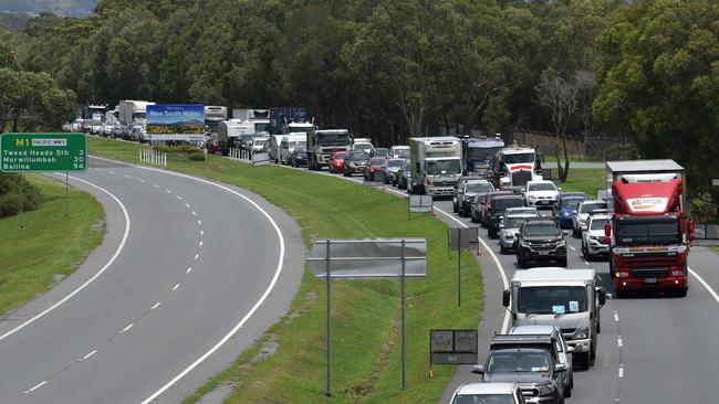 Motorists have been queuing at the border to enter the Gold Coast ahead of New Year’s Eve. Picture: NCA NewsWire/Steve Holland