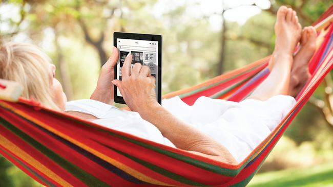 Kobo's new e-book reader, the Kobo Aura One, features a significantly larger screen and waterproof body.