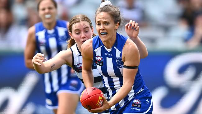 Kearney in action against the Cats in Round 1. Picture: Quinn Rooney/Getty Images