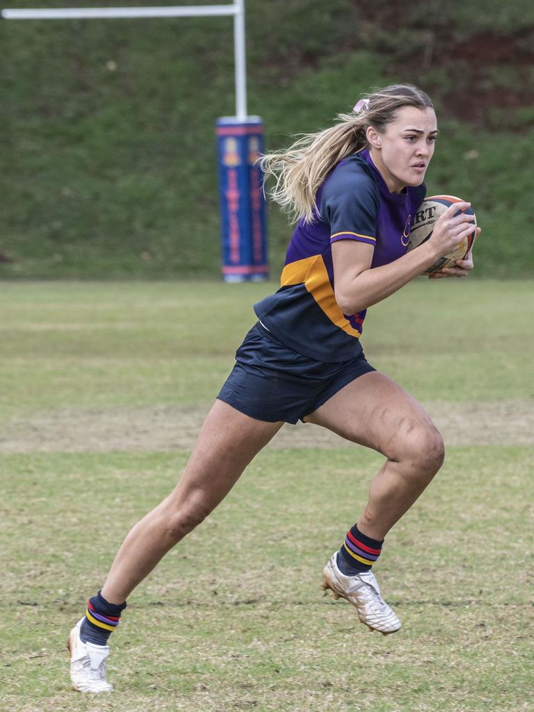 Zoe Waters scores a try for Glennie. Selena Worsley Shield game2. Girl's rugby 7s Downlands vs Glennie. Saturday, August 6, 2022. Picture: Nev Madsen.