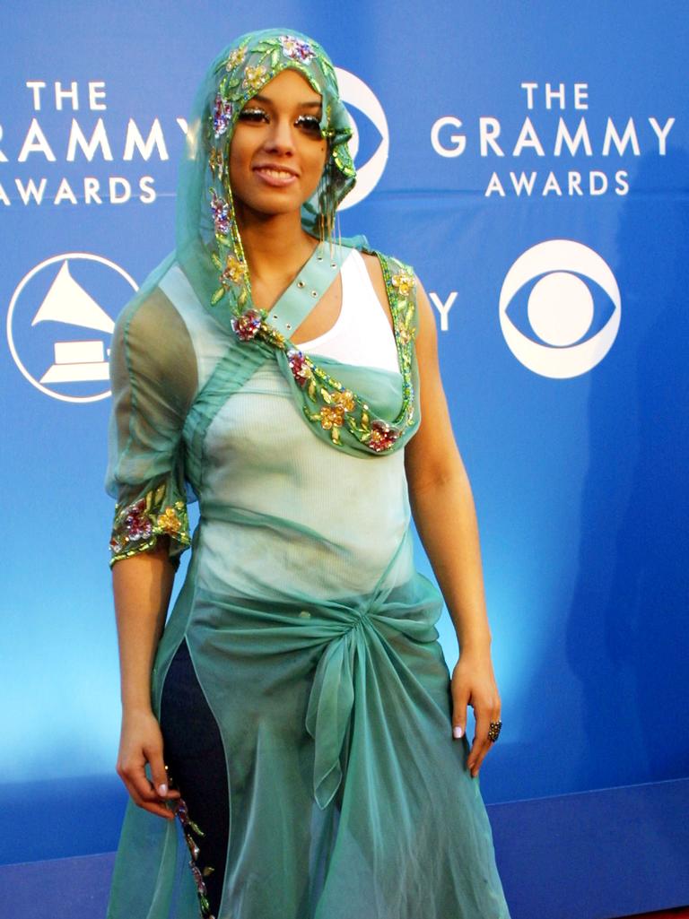 Going for an traditional Indian sari singer Alicia Keys attends the Grammys in 2002. Picture: Getty