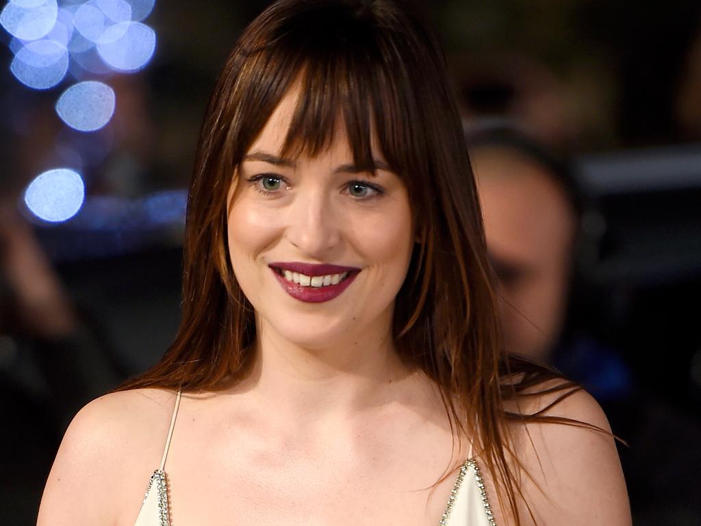 Dakota Johnsons Tooth Gap Fans Go Crazy Over Stars Cosmetic