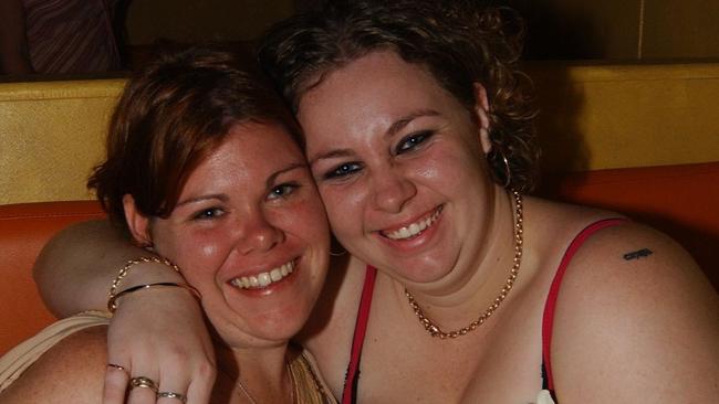 Janty -Anne Kennedy & Sarah-Jayne Wellington at Mantaz Club & Bar Pic Bryan Lynch AD266018