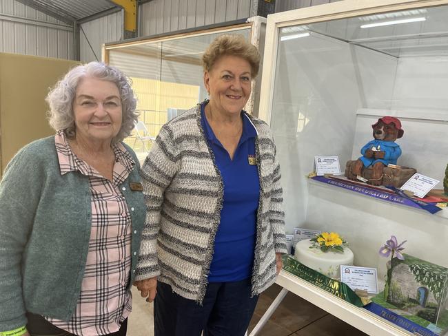 Gay Lynch and Beverly Hibbard with their winning cakes at the Fraser Coast Show.