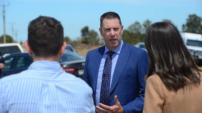 Chief Inspector Darren Fielke speaks with reporters at the scene. Picture: Sam Wundke