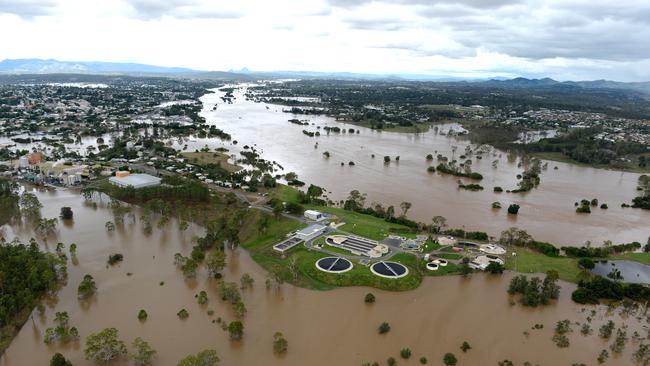 2013 aerial flood pictures of Gympie. Looking south east with sewage treament plant in the foreground. Photo Craig Warhurst / The Gympie Times