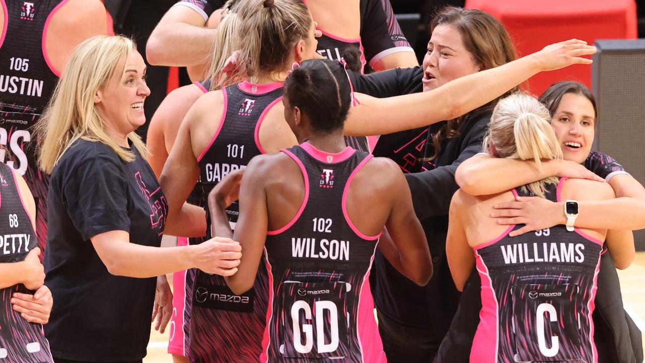 Tania Obst, head coach of the Adelaide Thunderbirds (R) celebrates victory with her team. (Photo by Jenny Evans/Getty Images)