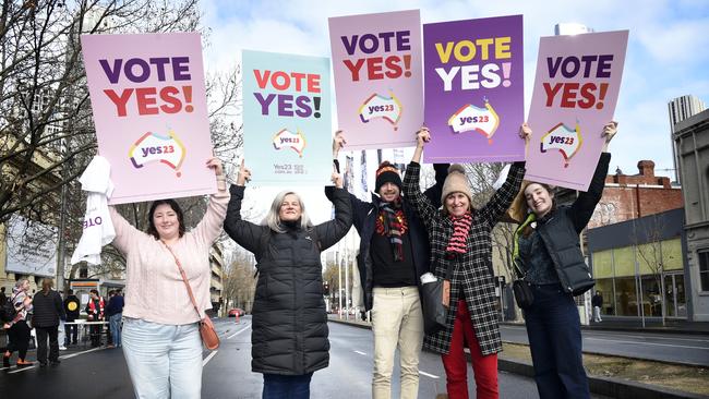 The Vote Yes campaign says the new body would bring about change and close the gap between Indigenous and non-Indigenous Australians. Picture: NCA NewsWire / Andrew Henshaw