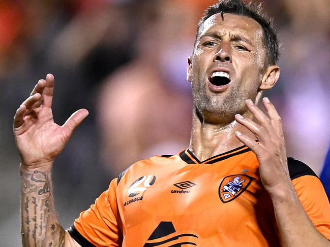 Star striker departs Brisbane Roar