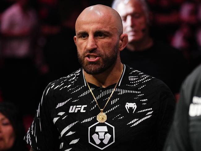 SYDNEY, AUSTRALIA - FEBRUARY 09: Alexander Volkanovski is seen in the corner of Colby Thicknesse of Australia during the UFC 312 event at Qudos Bank Arena on February 09, 2025 in Sydney, Australia.  (Photo by Jeff Bottari/Zuffa LLC)